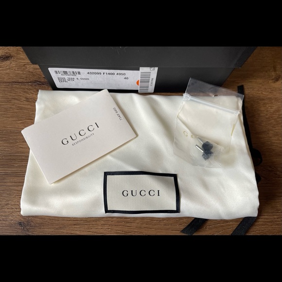 GUCCI-AUTHENTIC (NWT) Blue Satin Heels - Picture 5 of 15